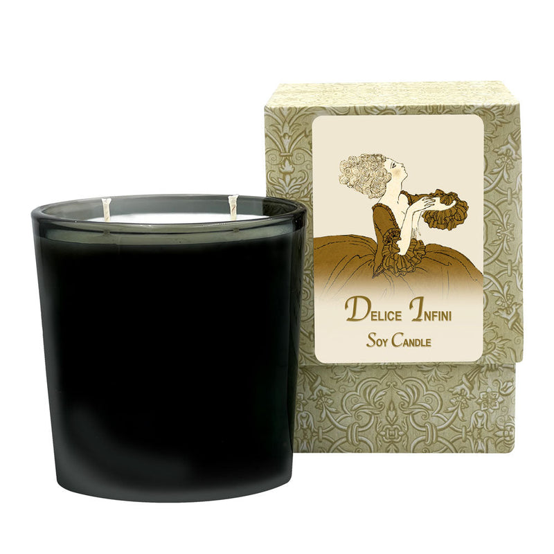 Delice Infini Medium Candle in oval glass jar, 60-70 hours burn time, cruelty-free, aromatic with white violet, rose, and patchouli notes.